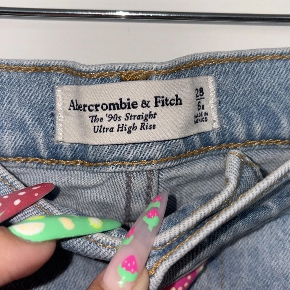 Abercrombie & Fitch 90’s Straight Ultra High Rise Jeans Blue Size 6